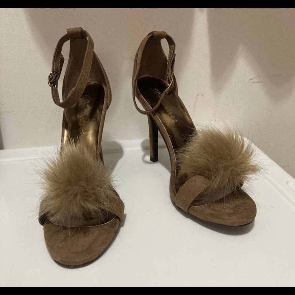 Women’s High Heels with Furry Pompom